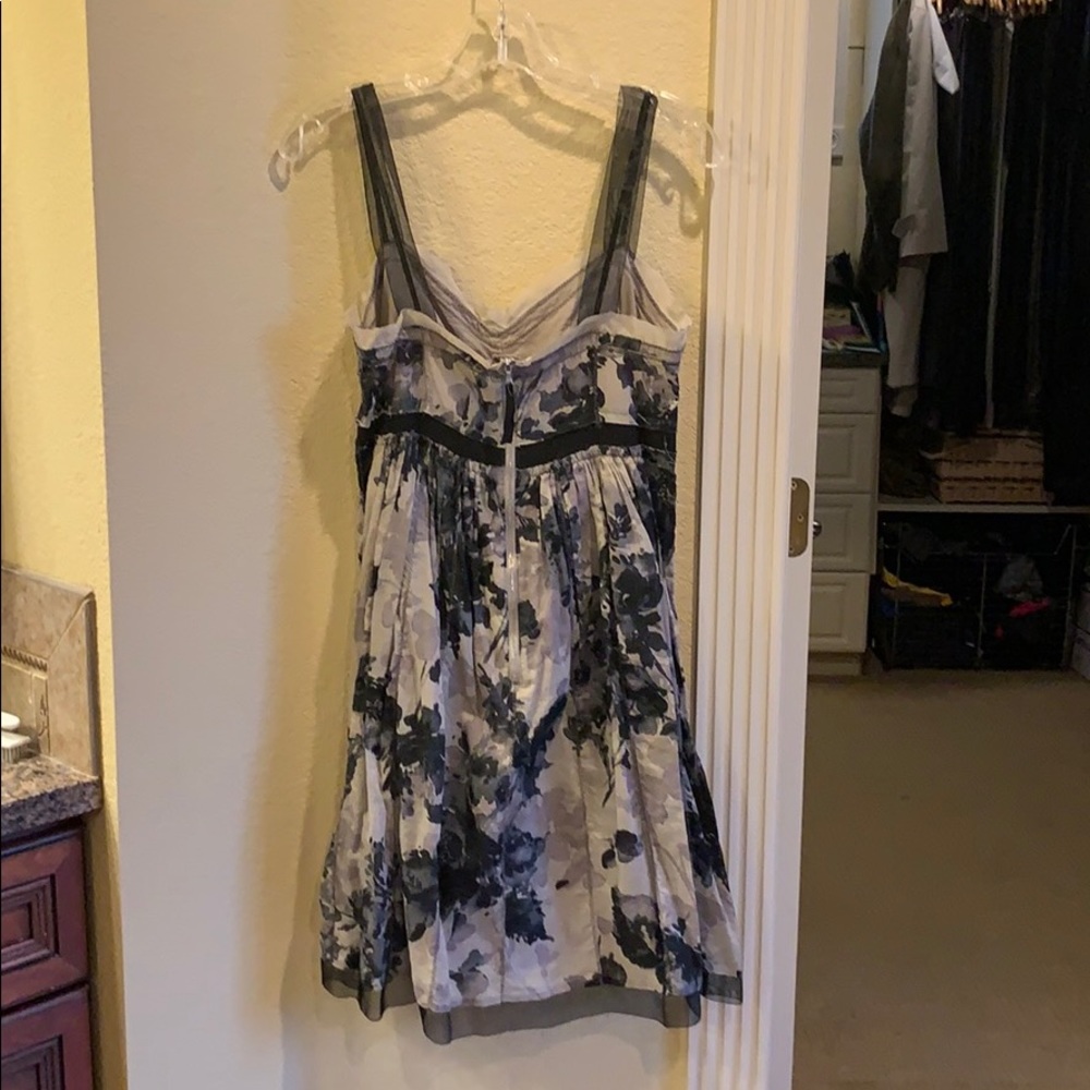 Dress - Picture 8 of 8